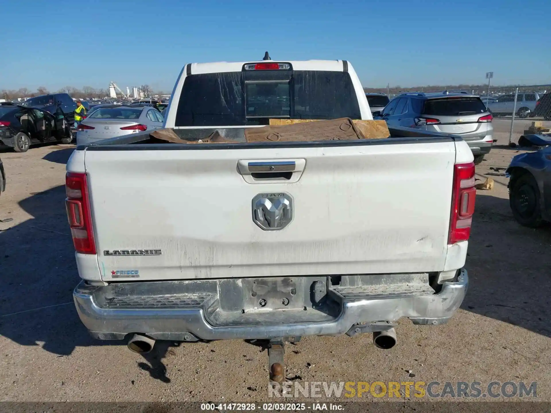 16 Photograph of a damaged car 1C6RREJT6KN798441 RAM 1500 2019