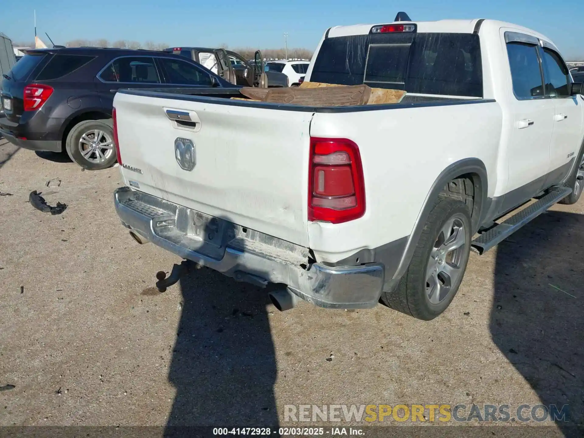 17 Photograph of a damaged car 1C6RREJT6KN798441 RAM 1500 2019