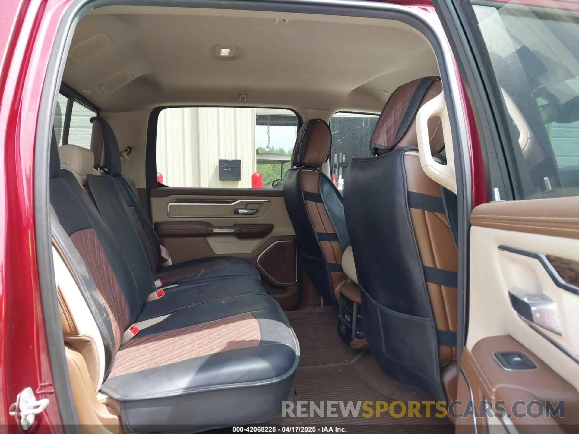 8 Photograph of a damaged car 1C6RREJT7KN535035 RAM 1500 2019