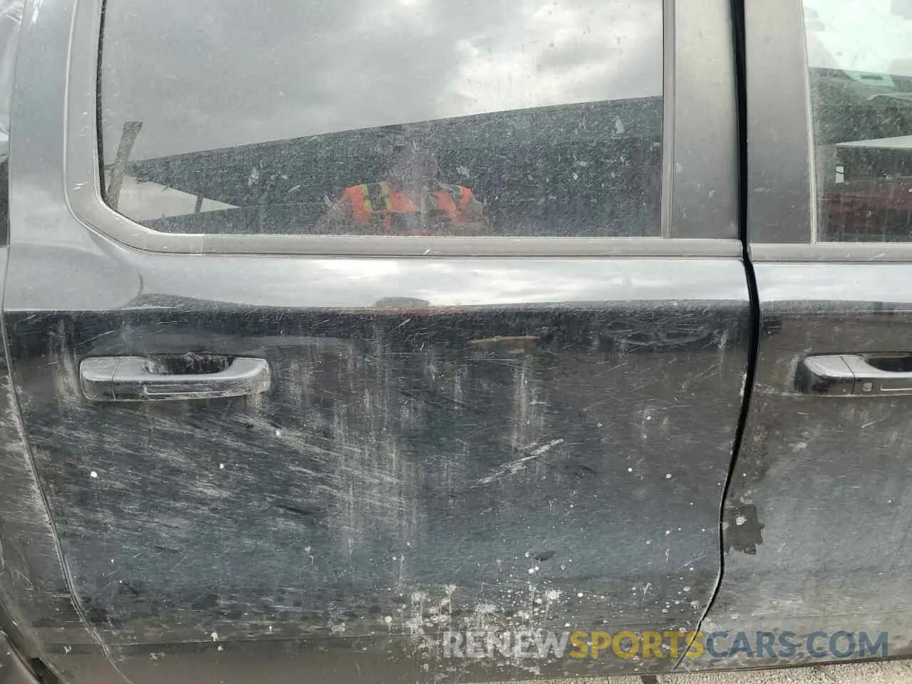 10 Photograph of a damaged car 1C6RREJT7KN894157 RAM 1500 2019