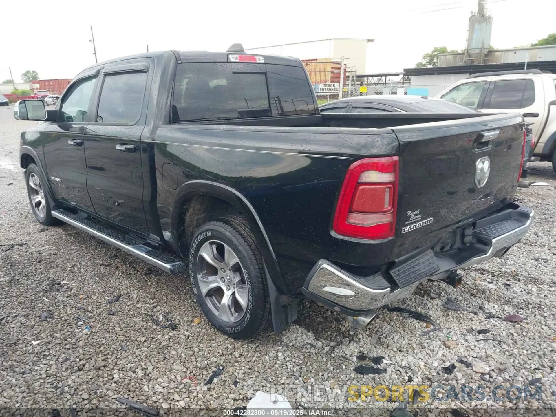 3 Photograph of a damaged car 1C6RREJT8KN506787 RAM 1500 2019