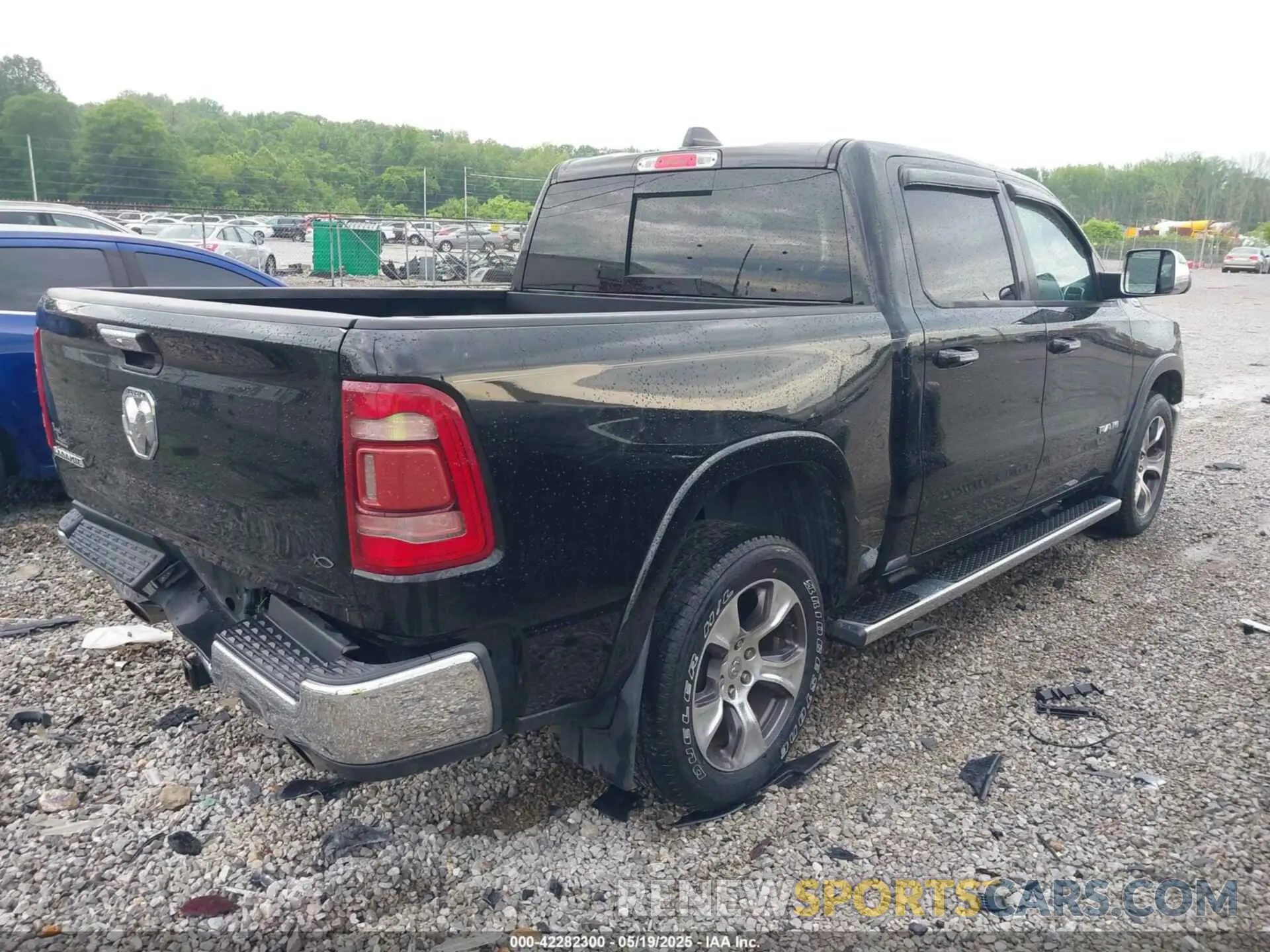 4 Photograph of a damaged car 1C6RREJT8KN506787 RAM 1500 2019