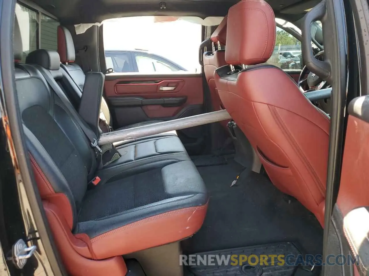 10 Photograph of a damaged car 1C6RRELT0KN828238 RAM 1500 2019