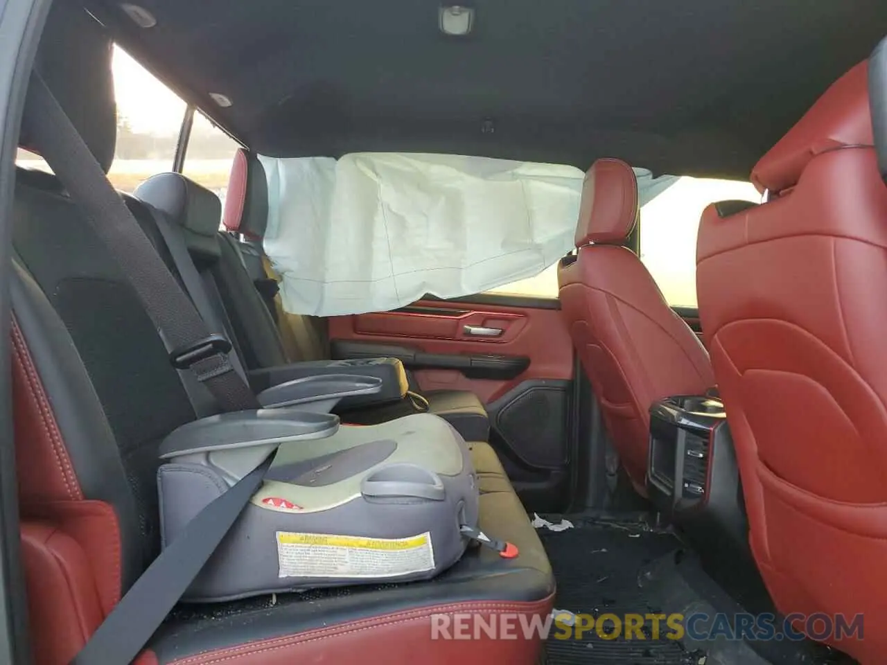 10 Photograph of a damaged car 1C6RRELT2KN724222 RAM 1500 2019