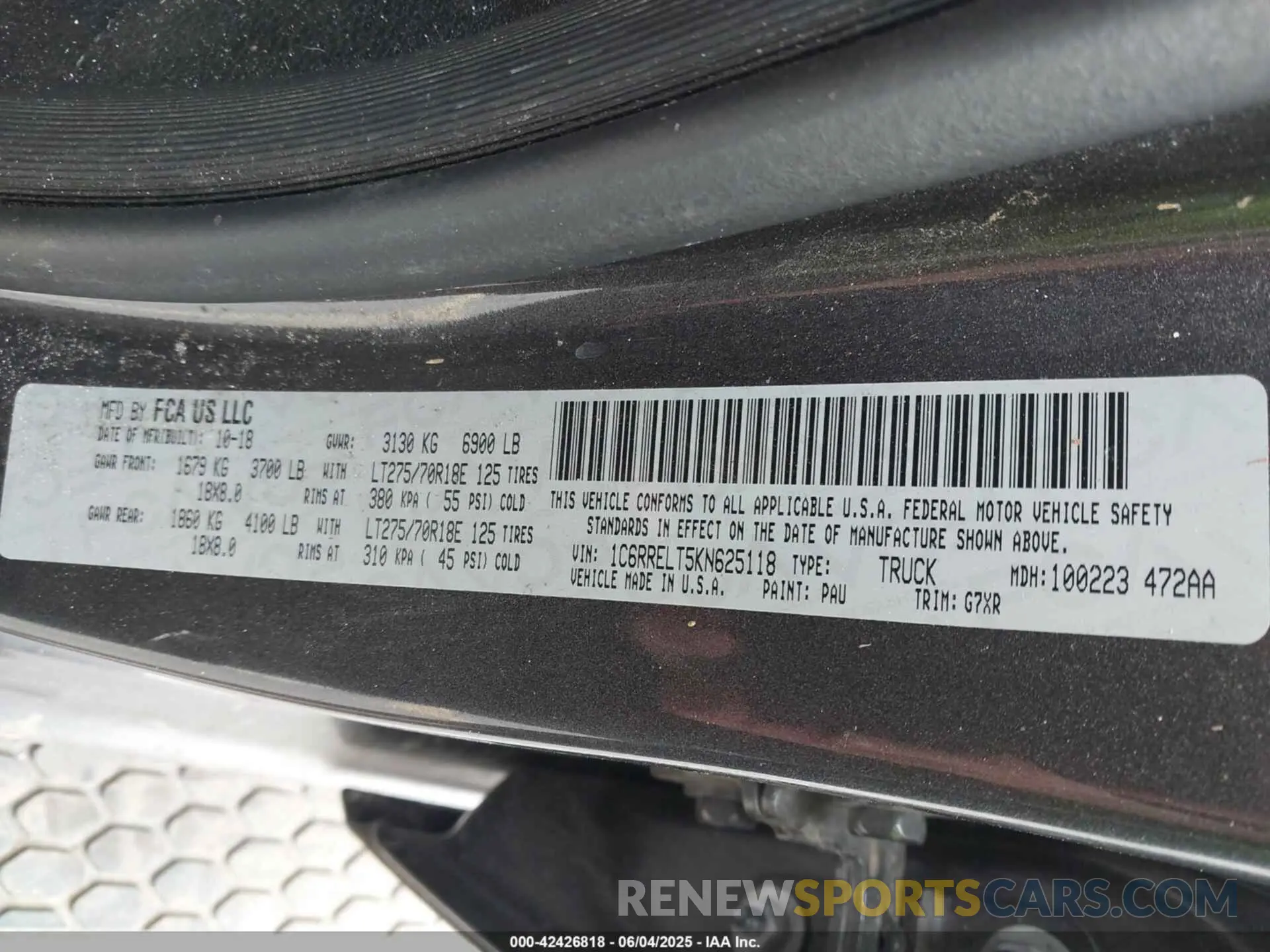 9 Photograph of a damaged car 1C6RRELT5KN625118 RAM 1500 2019