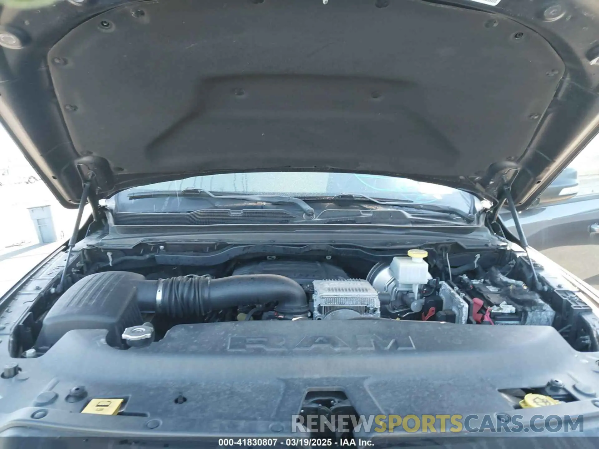 10 Photograph of a damaged car 1C6RRELT8KN549233 RAM 1500 2019