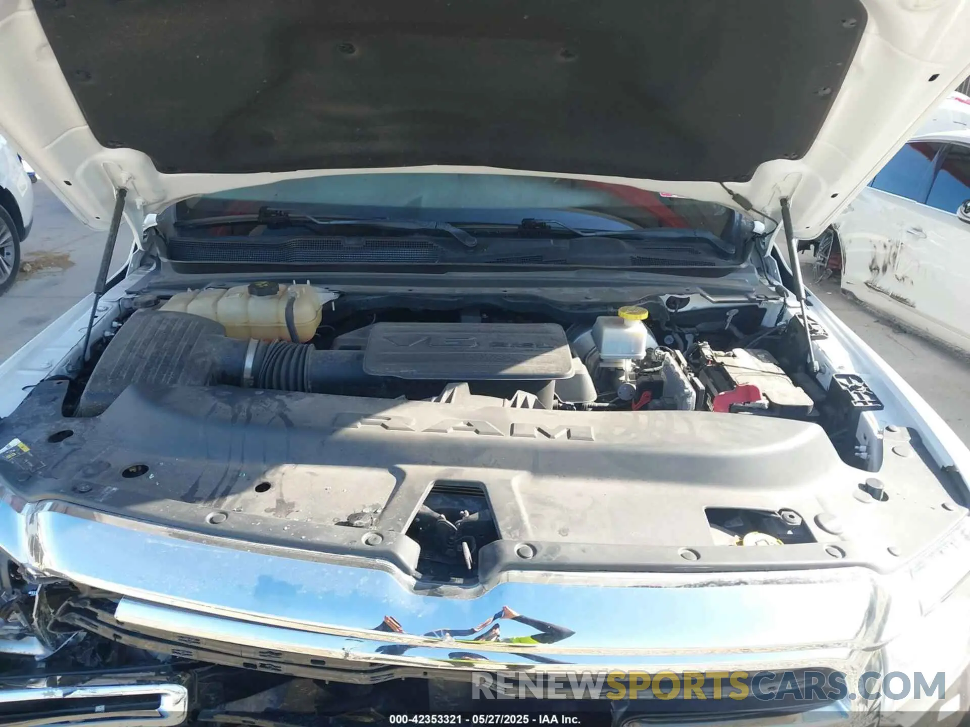 10 Photograph of a damaged car 1C6RREMG9KN891758 RAM 1500 2019