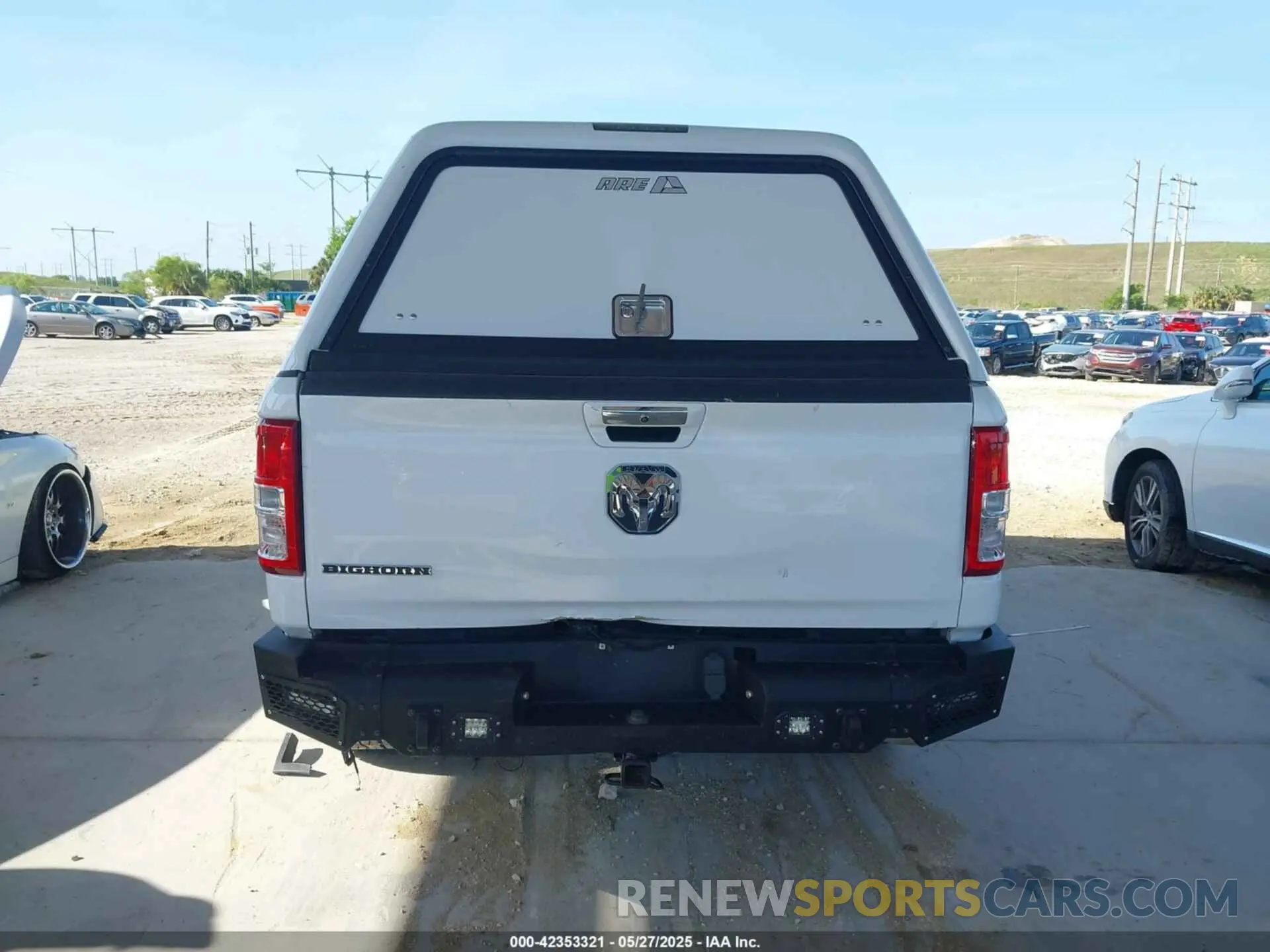 16 Photograph of a damaged car 1C6RREMG9KN891758 RAM 1500 2019