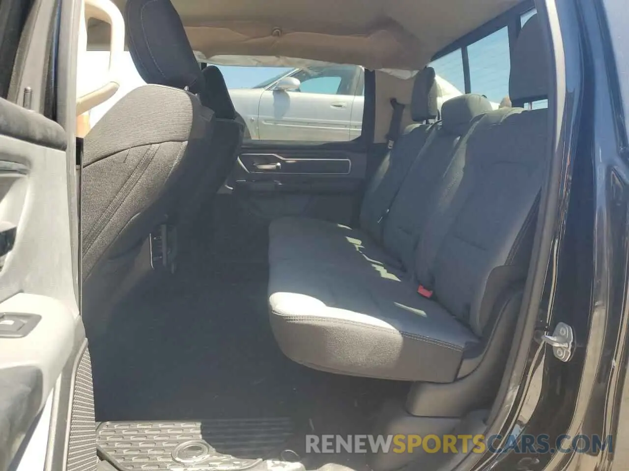 10 Photograph of a damaged car 1C6RREMT2KN730388 RAM 1500 2019