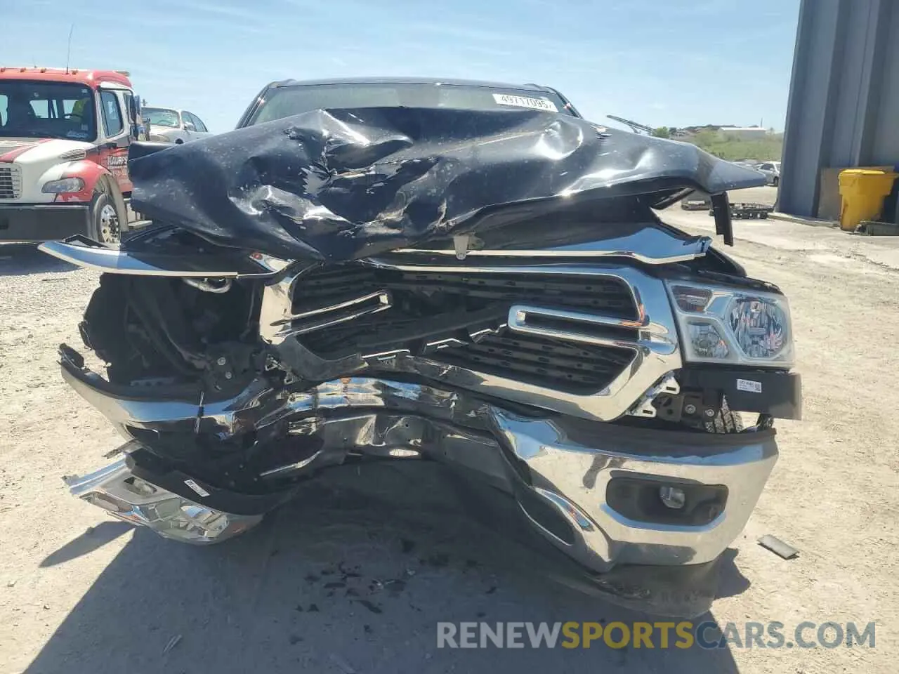 5 Photograph of a damaged car 1C6RREMT2KN730388 RAM 1500 2019