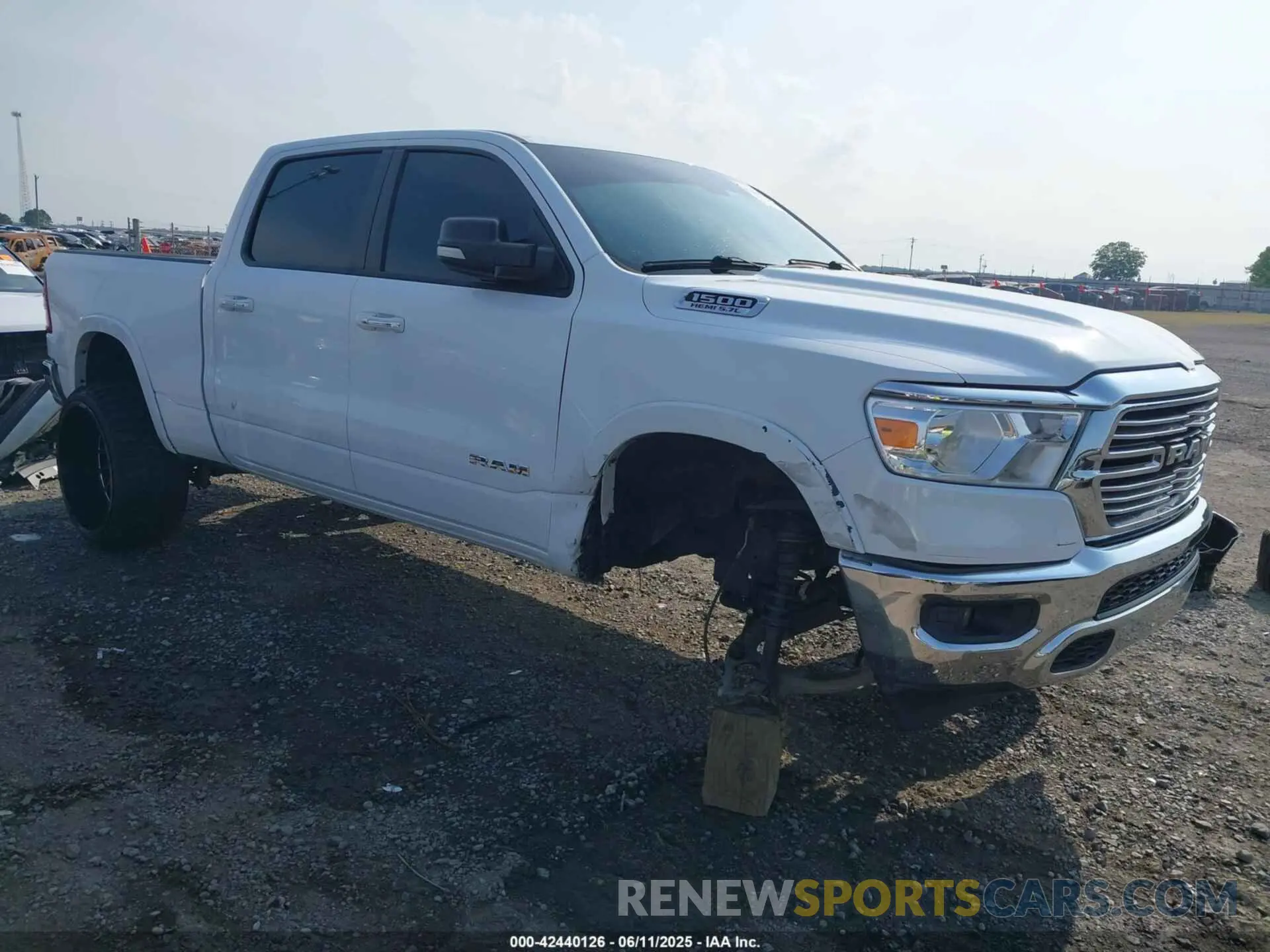1 Photograph of a damaged car 1C6RREMT4KN891115 RAM 1500 2019