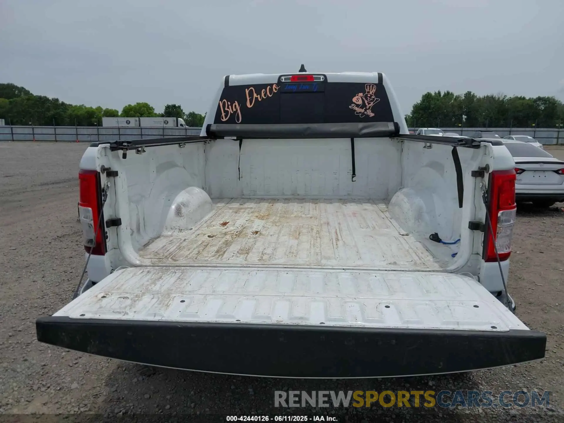 18 Photograph of a damaged car 1C6RREMT4KN891115 RAM 1500 2019