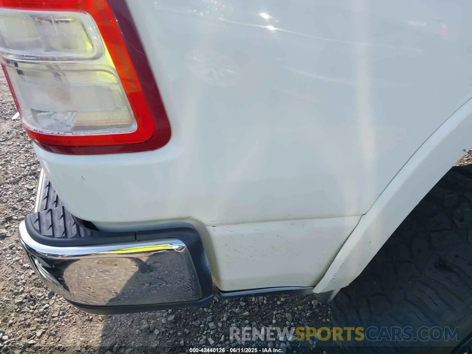20 Photograph of a damaged car 1C6RREMT4KN891115 RAM 1500 2019