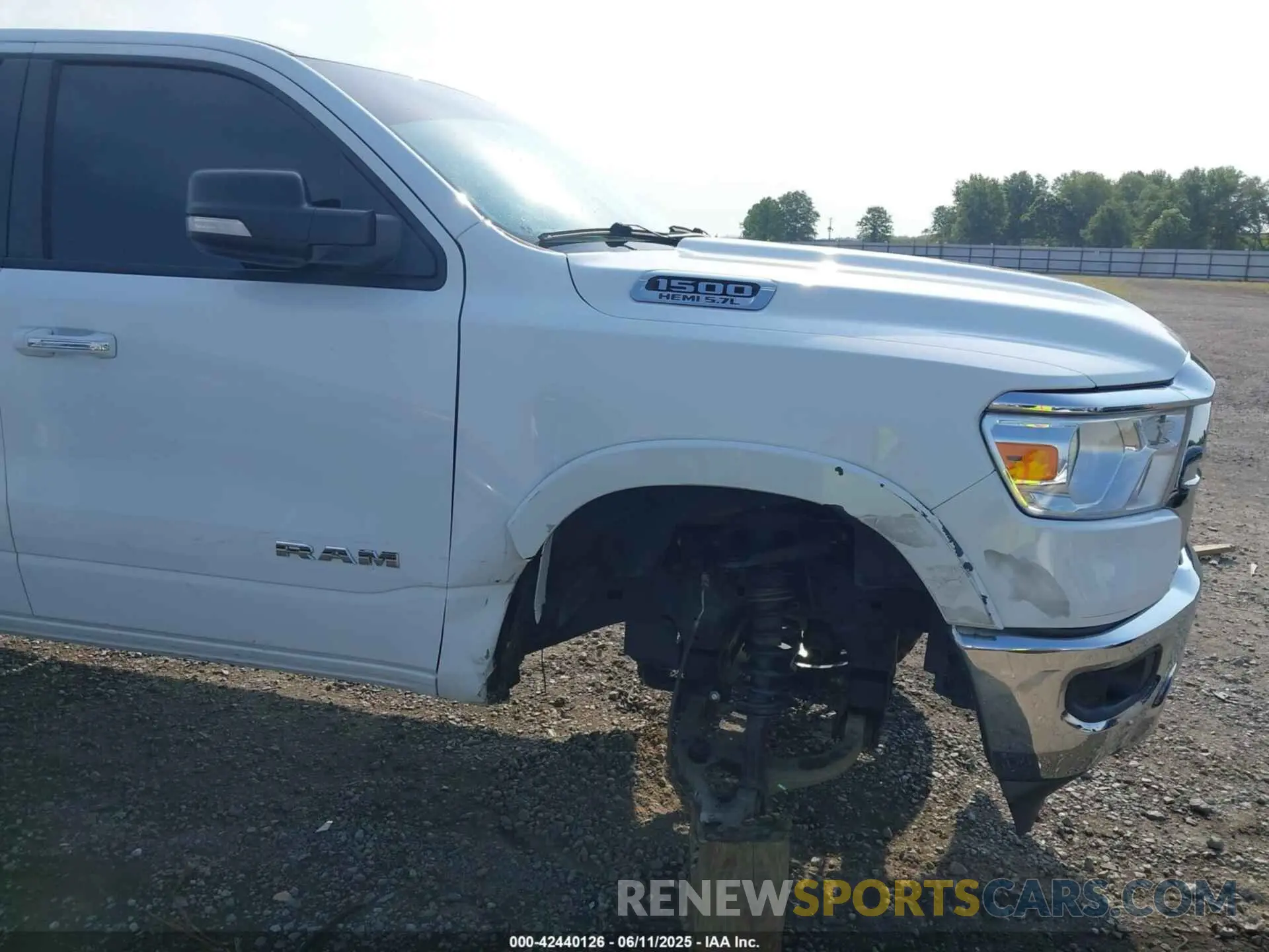 6 Photograph of a damaged car 1C6RREMT4KN891115 RAM 1500 2019