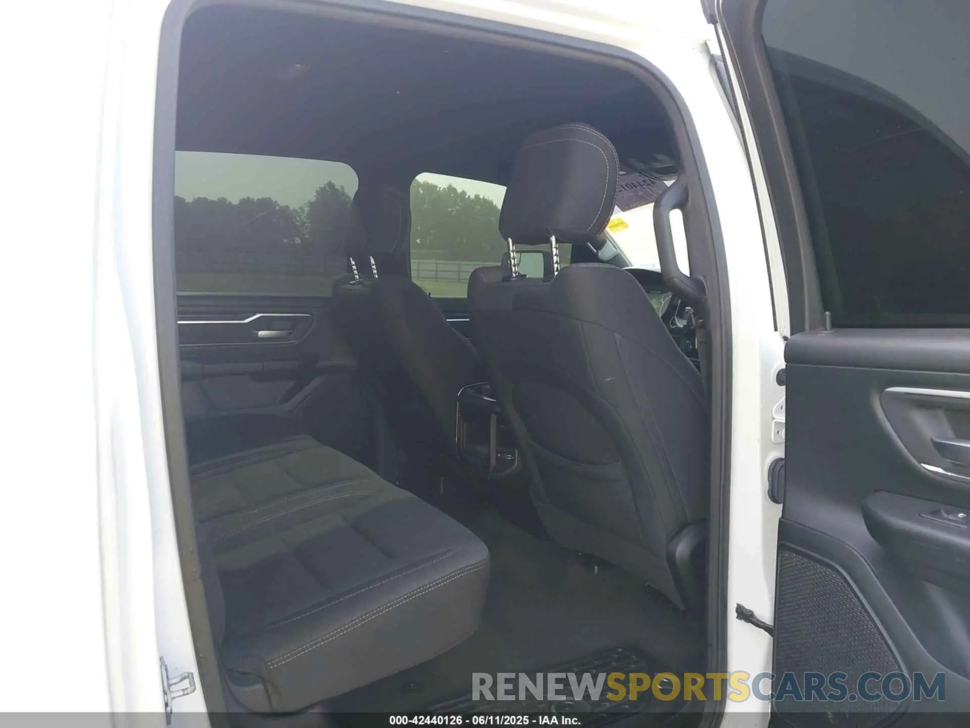 8 Photograph of a damaged car 1C6RREMT4KN891115 RAM 1500 2019