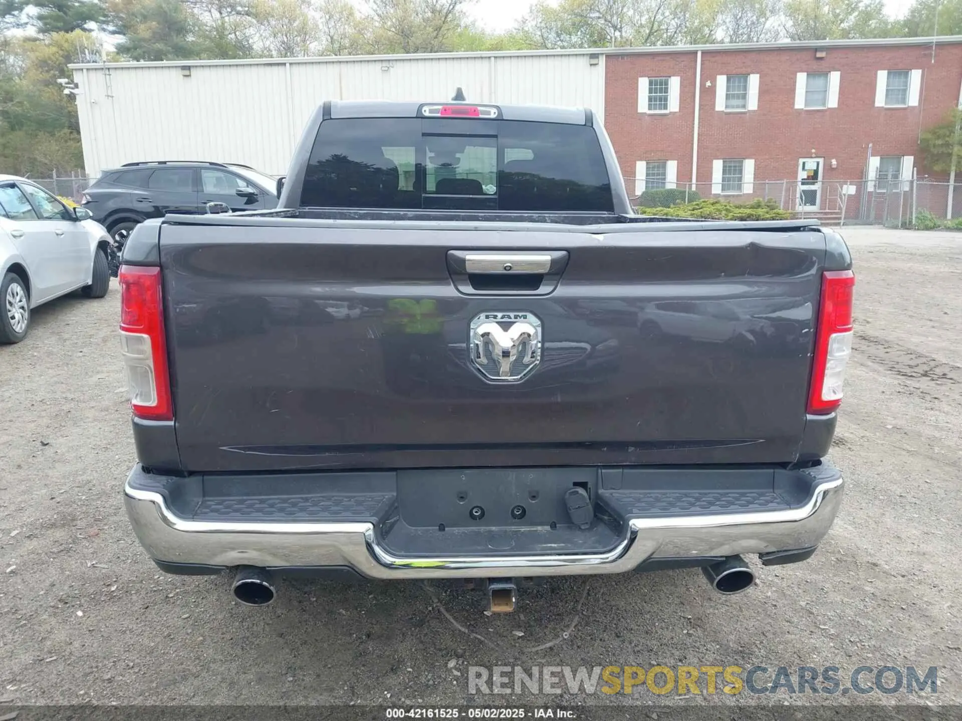 16 Photograph of a damaged car 1C6RREMT7KN891111 RAM 1500 2019