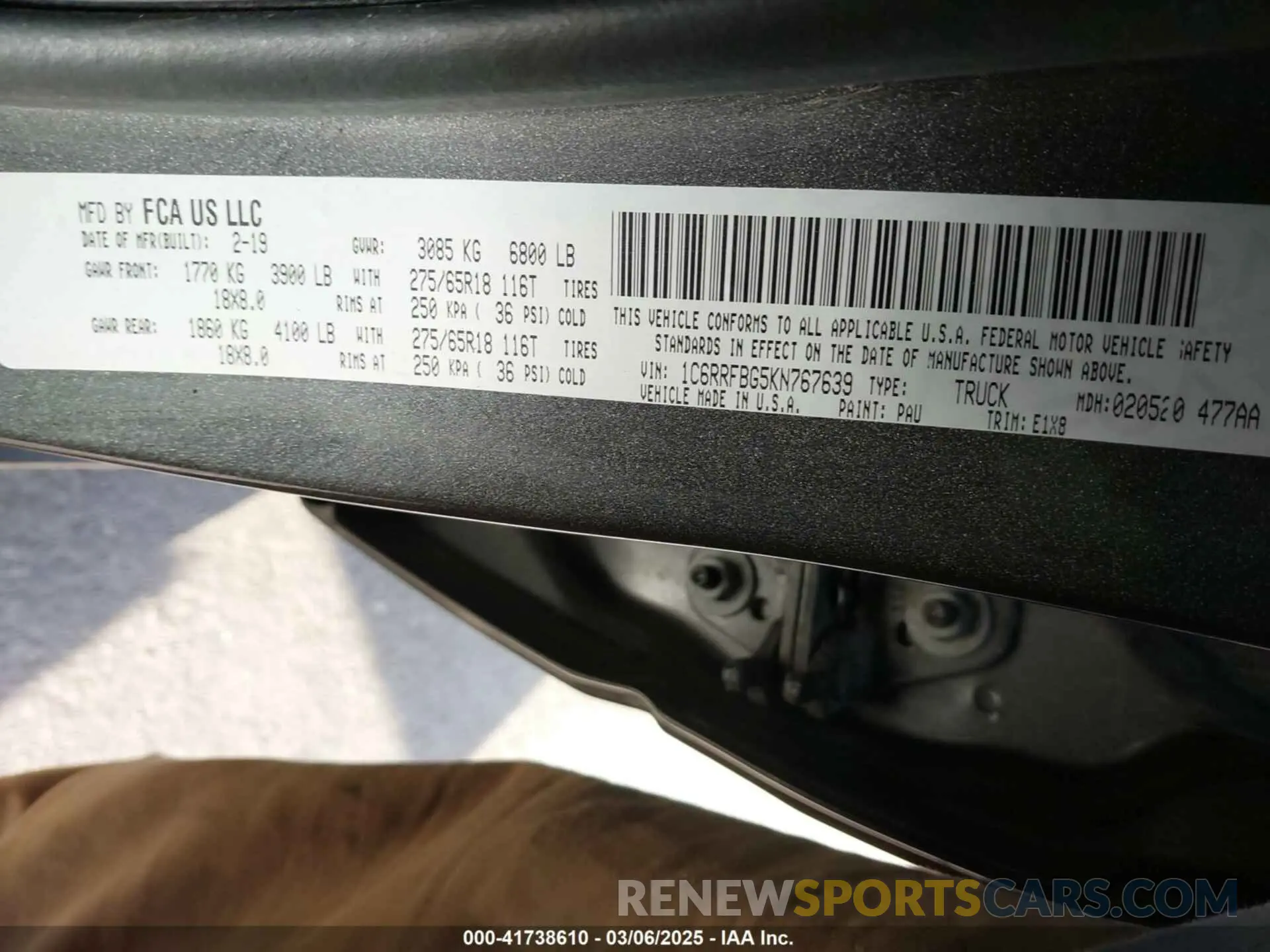 9 Photograph of a damaged car 1C6RRFBG5KN767639 RAM 1500 2019