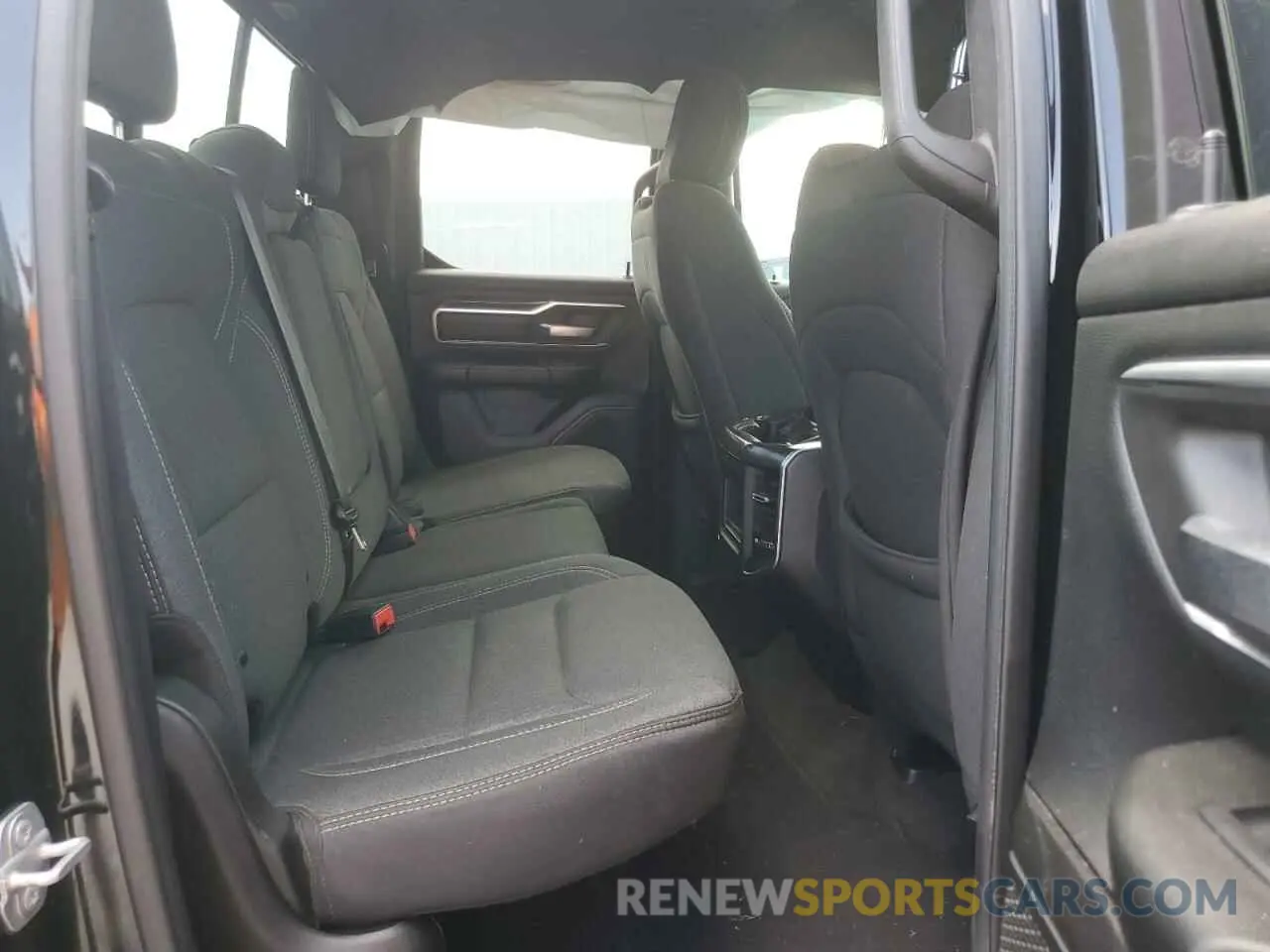 10 Photograph of a damaged car 1C6RRFBG5KN831422 RAM 1500 2019