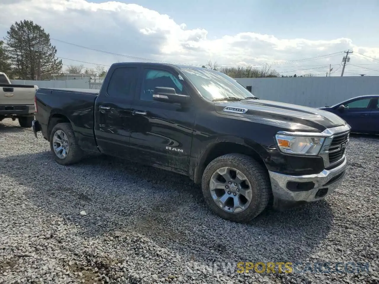 4 Photograph of a damaged car 1C6RRFBG5KN831422 RAM 1500 2019