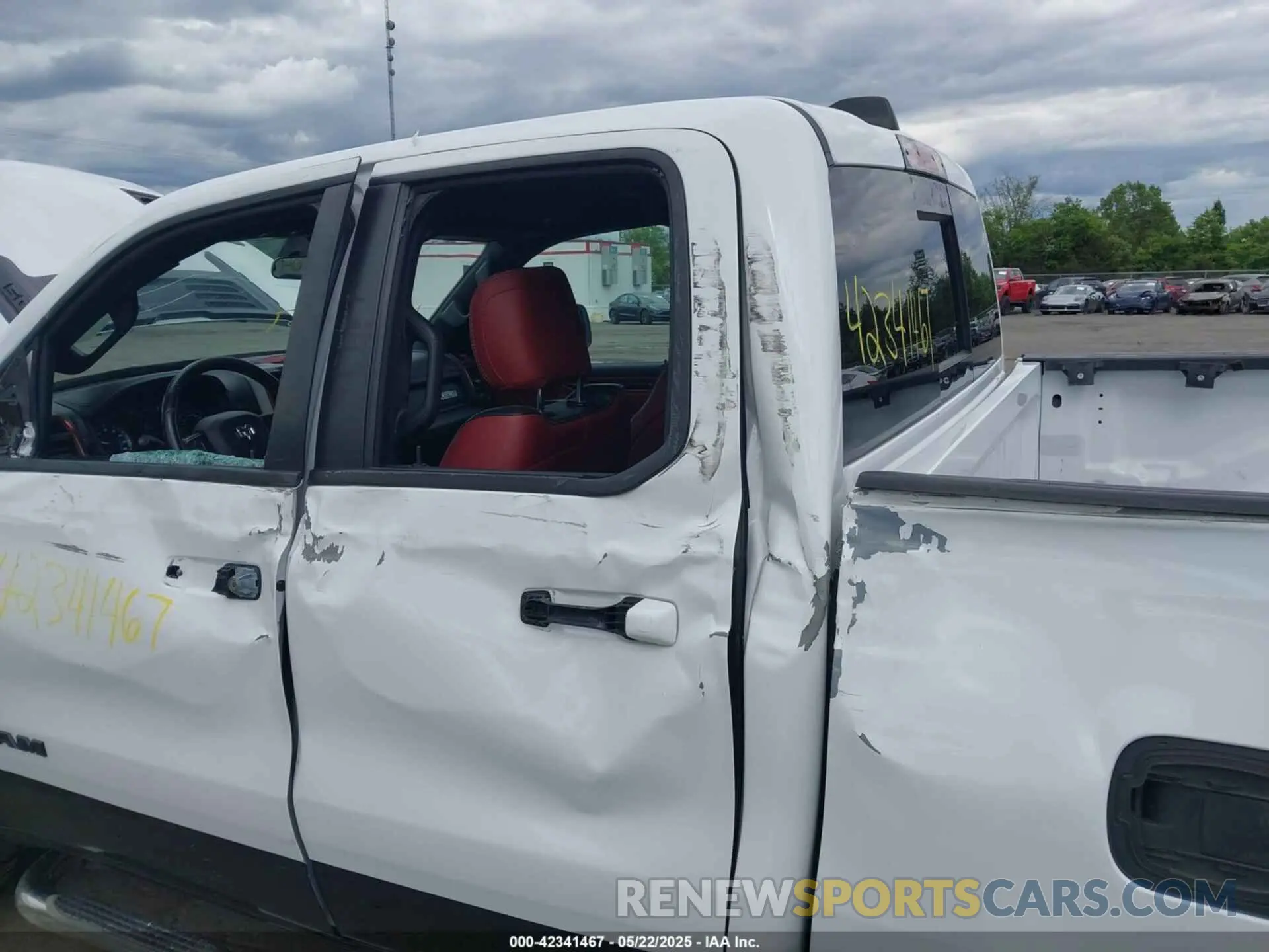 18 Photograph of a damaged car 1C6RRFEG0KN806763 RAM 1500 2019