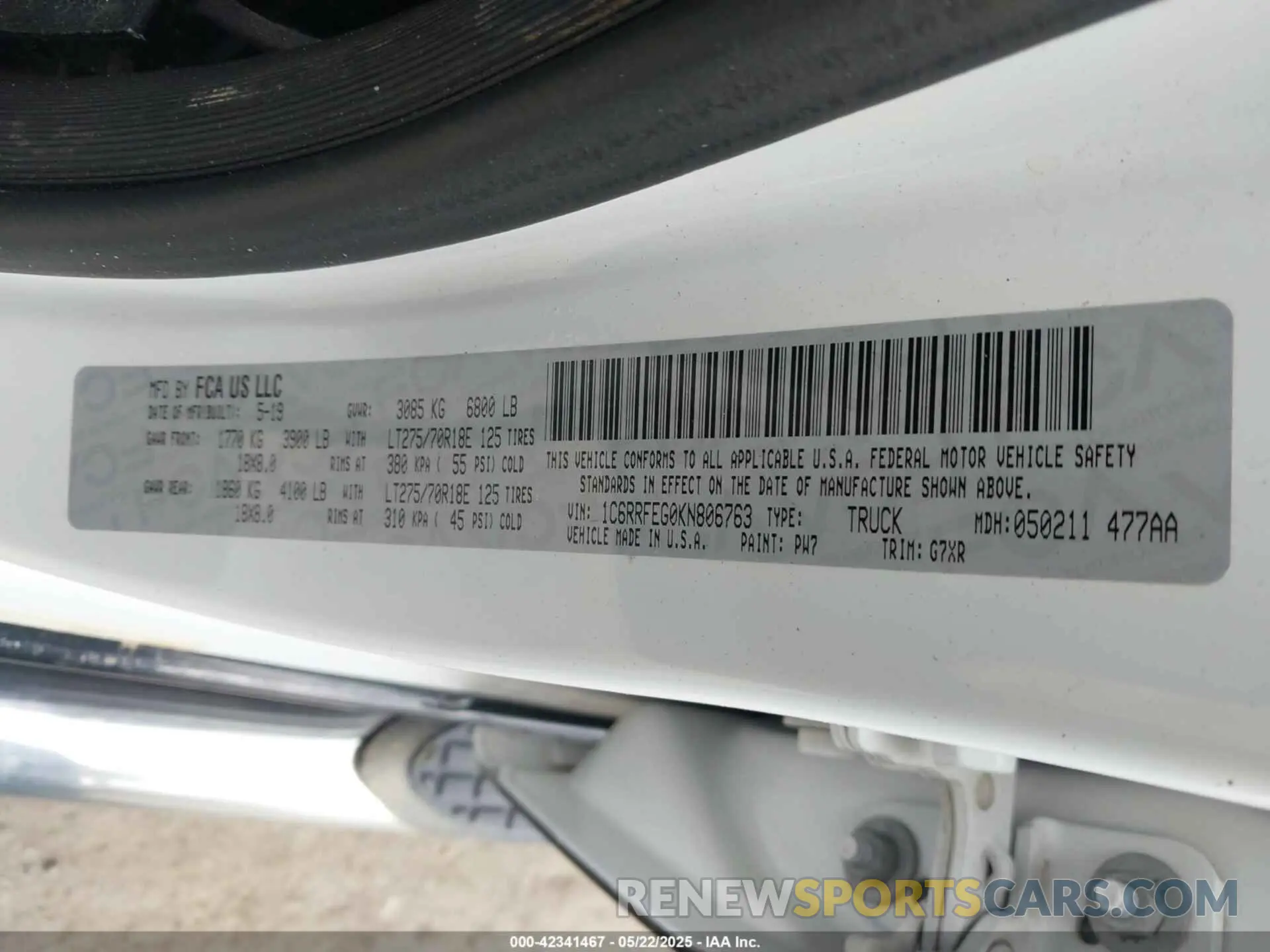 9 Photograph of a damaged car 1C6RRFEG0KN806763 RAM 1500 2019