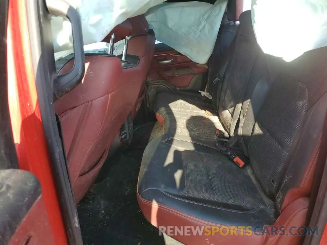 10 Photograph of a damaged car 1C6RRFEG7KN820174 RAM 1500 2019