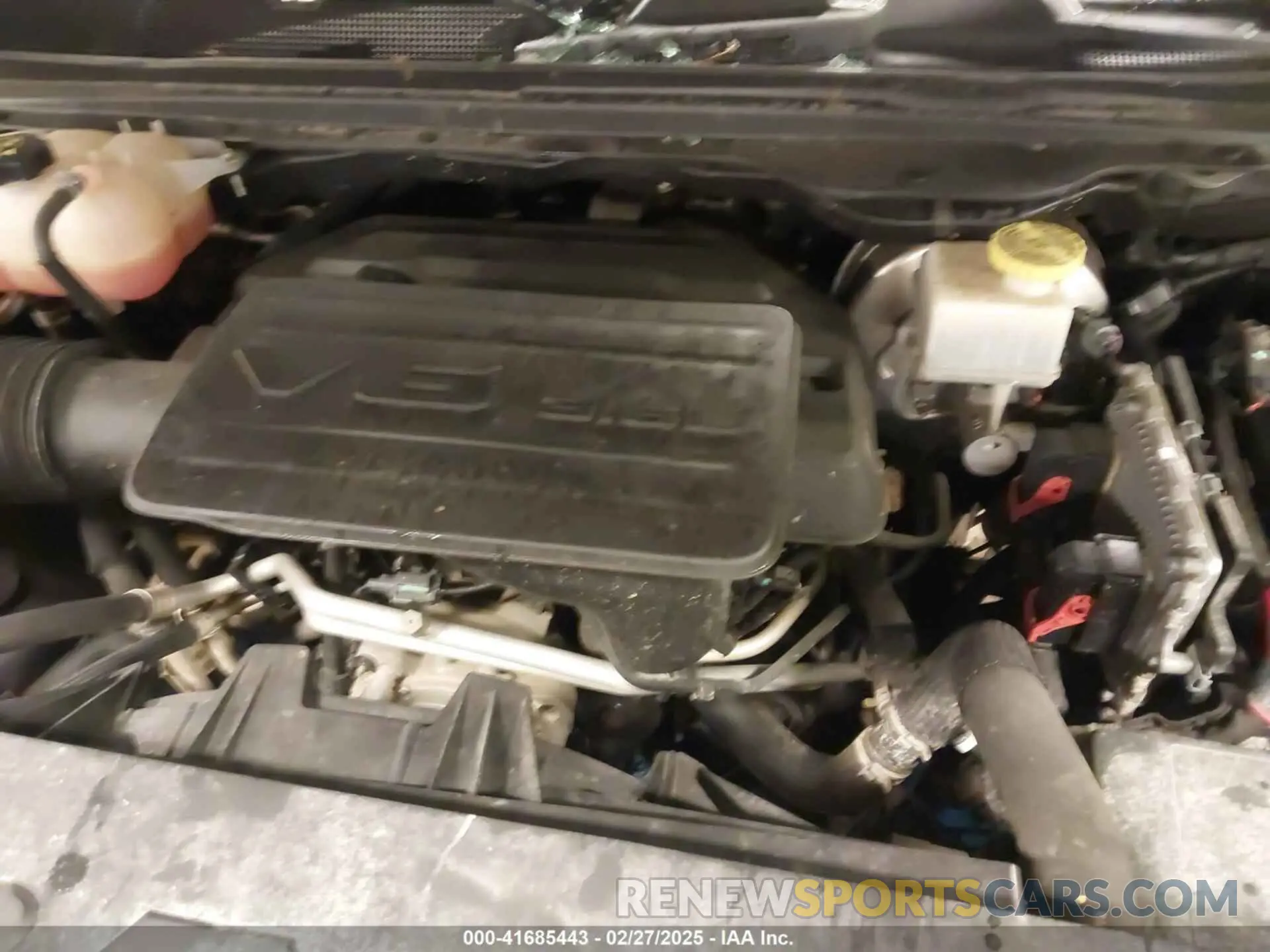10 Photograph of a damaged car 1C6RRFFG0KN818782 RAM 1500 2019