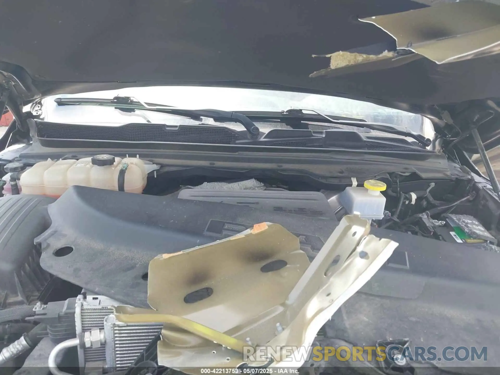 10 Photograph of a damaged car 1C6RRFFG0KN919093 RAM 1500 2019