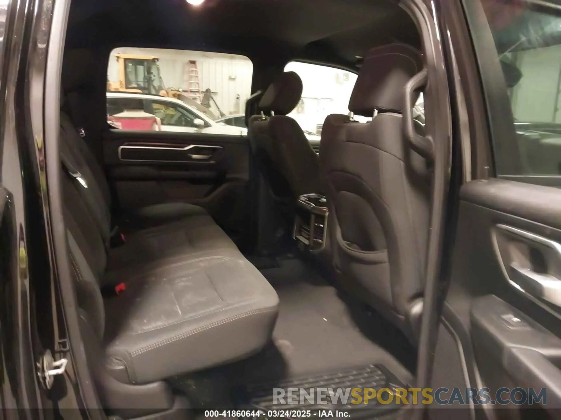8 Photograph of a damaged car 1C6RRFFG2KN847023 RAM 1500 2019