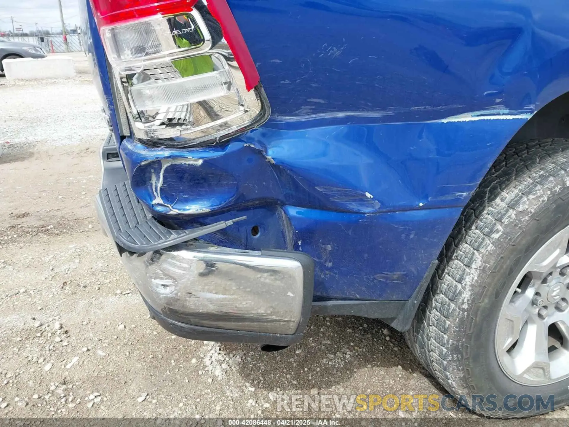 6 Photograph of a damaged car 1C6RRFFG5KN755405 RAM 1500 2019
