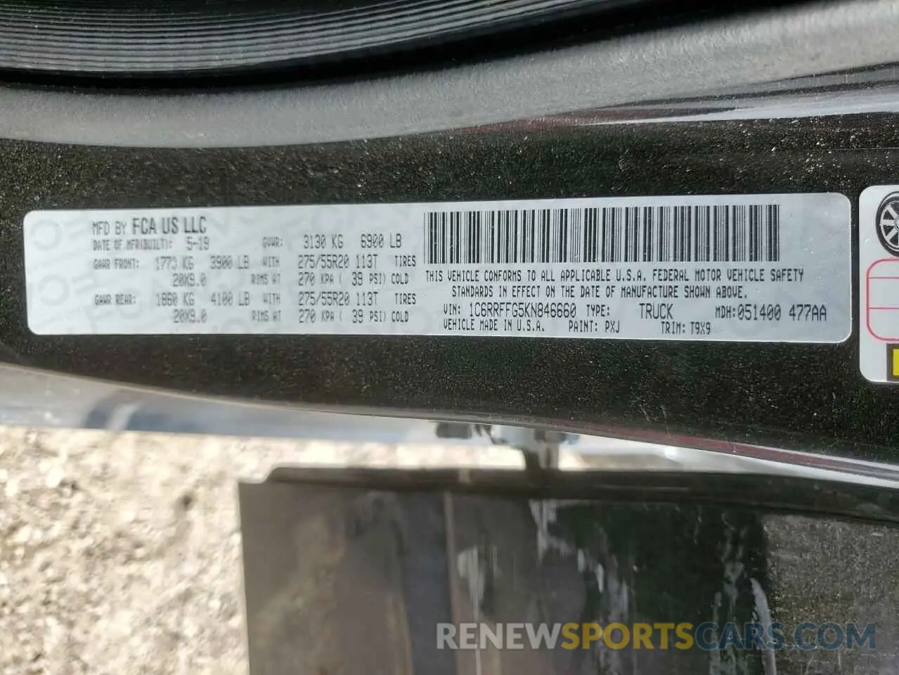 12 Photograph of a damaged car 1C6RRFFG5KN846660 RAM 1500 2019