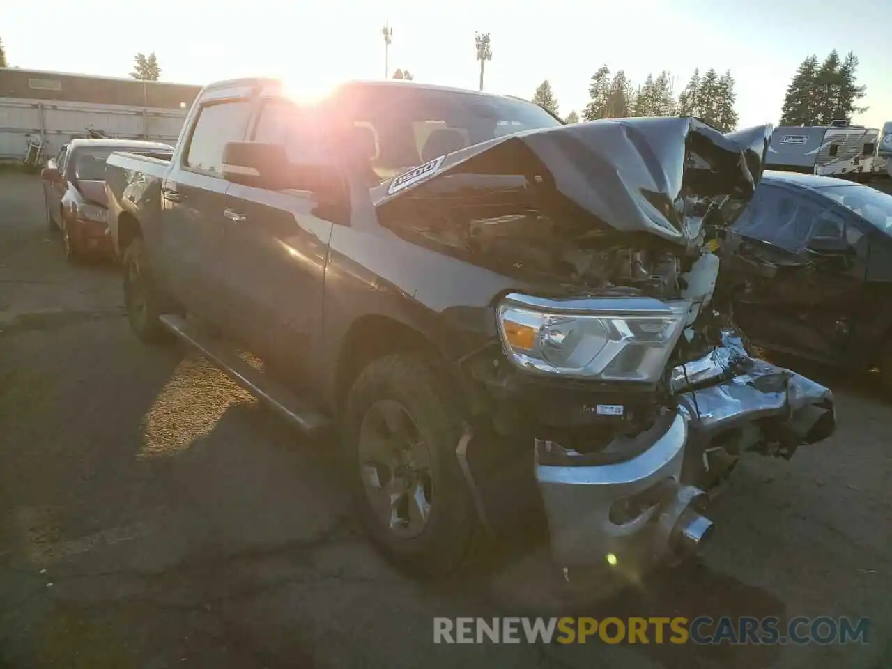 4 Photograph of a damaged car 1C6RRFFG6KN646726 RAM 1500 2019