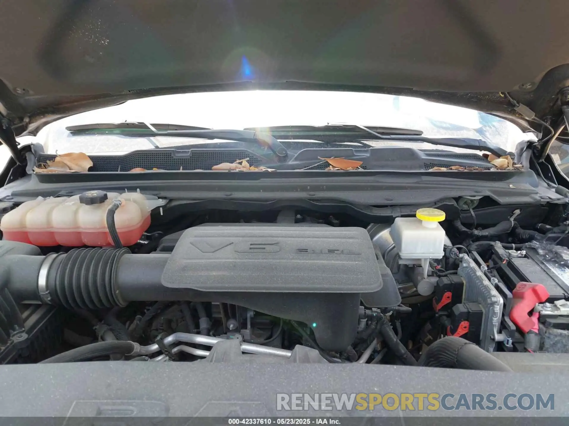10 Photograph of a damaged car 1C6RRFFG7KN723216 RAM 1500 2019