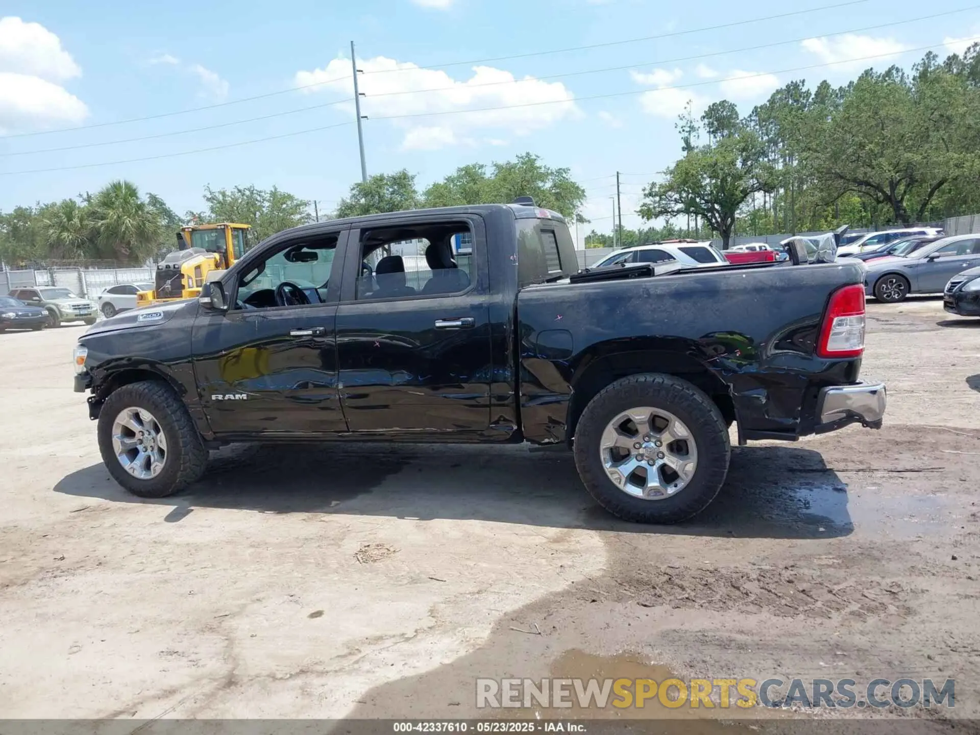 14 Photograph of a damaged car 1C6RRFFG7KN723216 RAM 1500 2019