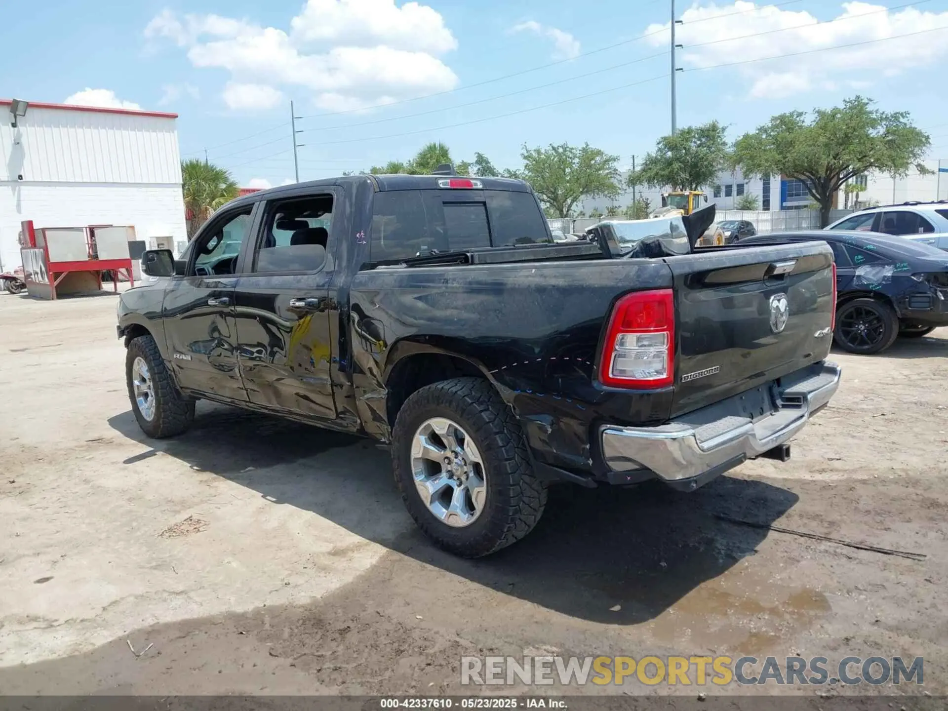 3 Photograph of a damaged car 1C6RRFFG7KN723216 RAM 1500 2019
