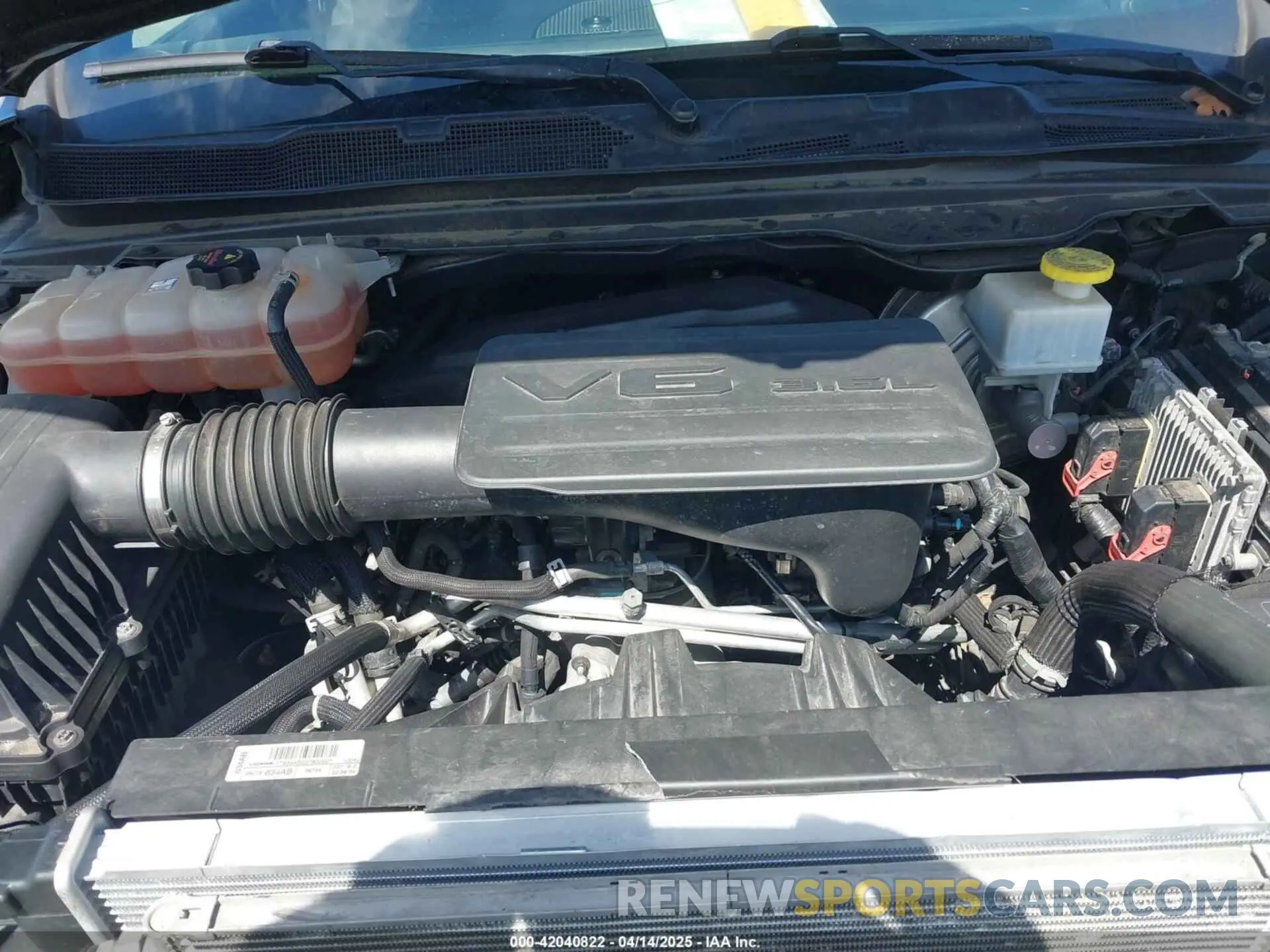 10 Photograph of a damaged car 1C6RRFFG7KN782511 RAM 1500 2019