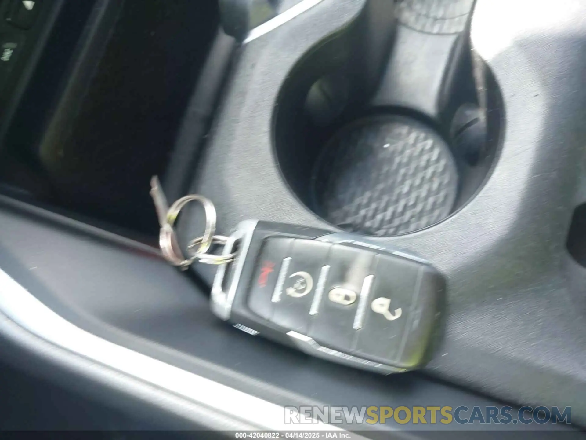 11 Photograph of a damaged car 1C6RRFFG7KN782511 RAM 1500 2019