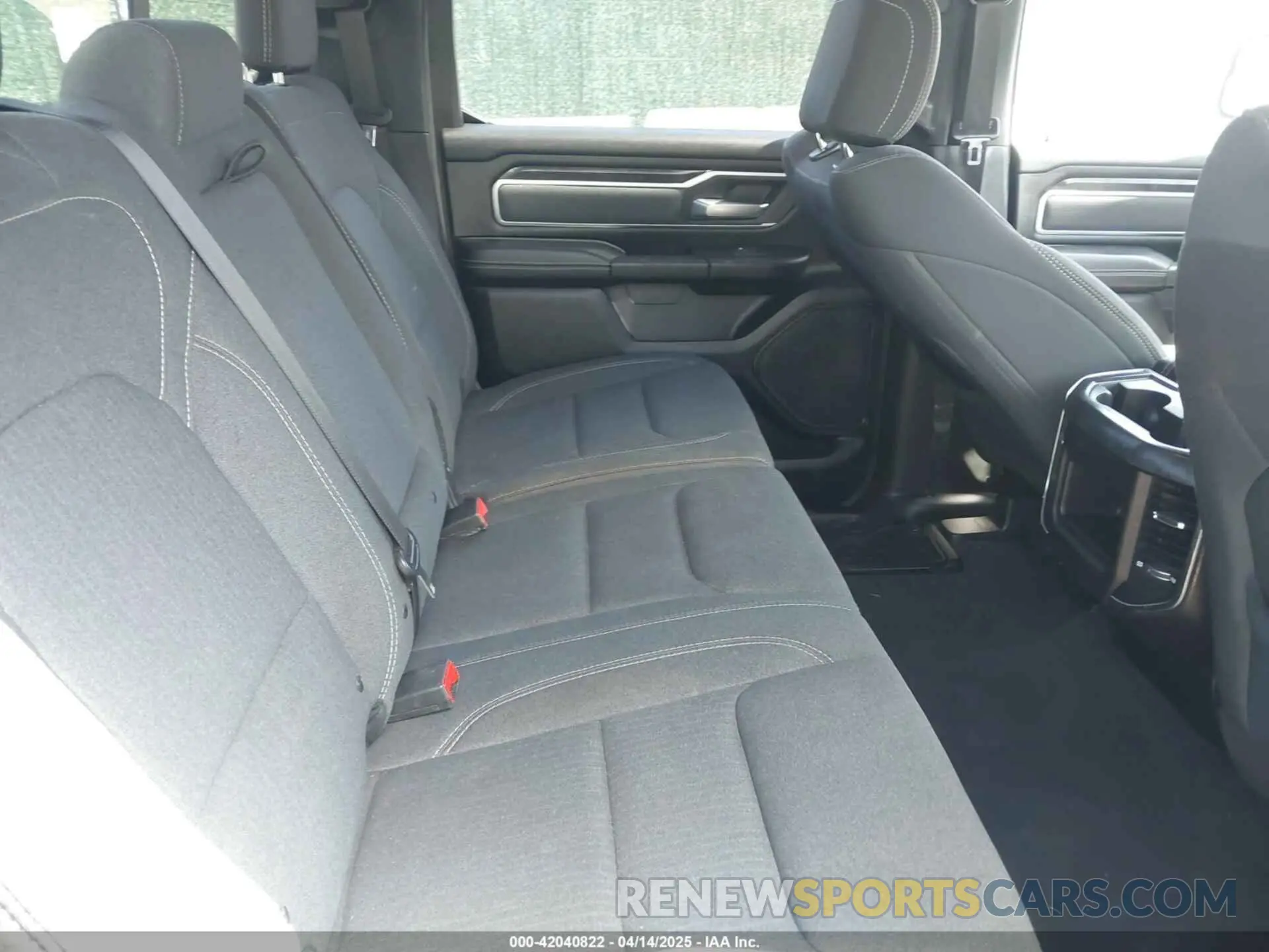 8 Photograph of a damaged car 1C6RRFFG7KN782511 RAM 1500 2019