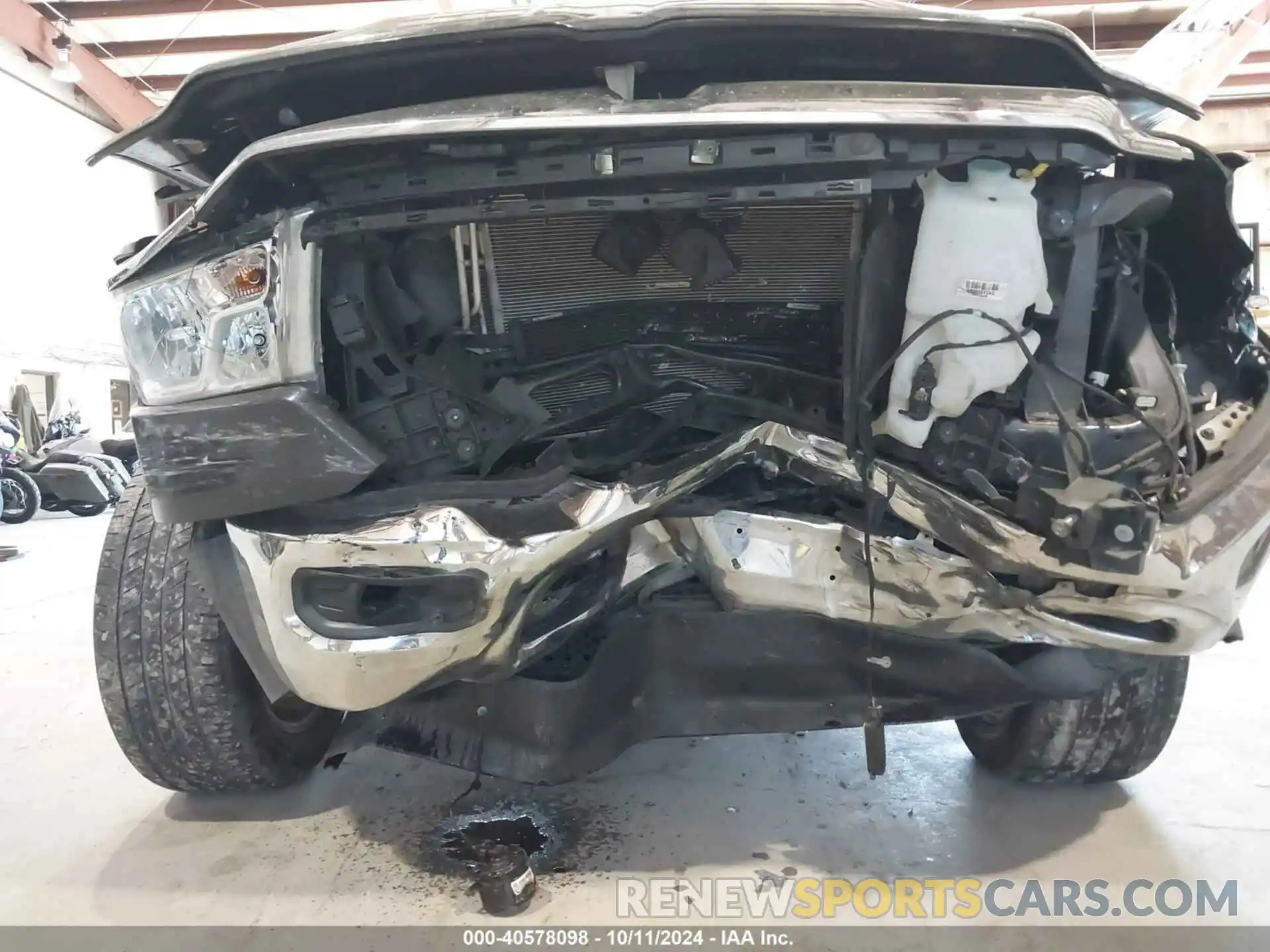 6 Photograph of a damaged car 1C6RRFFG7KN817483 RAM 1500 2019