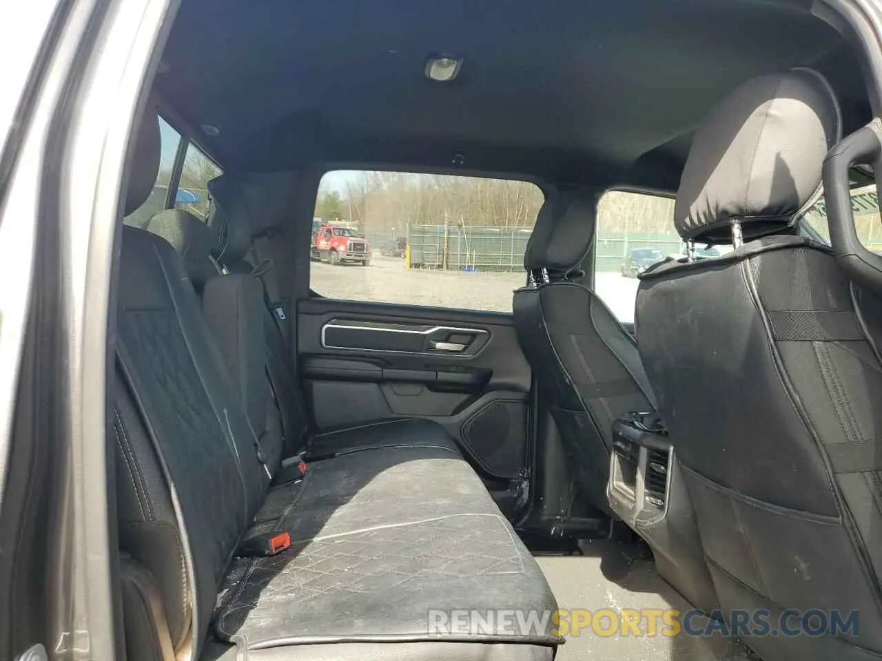 10 Photograph of a damaged car 1C6RRFFG9KN815959 RAM 1500 2019