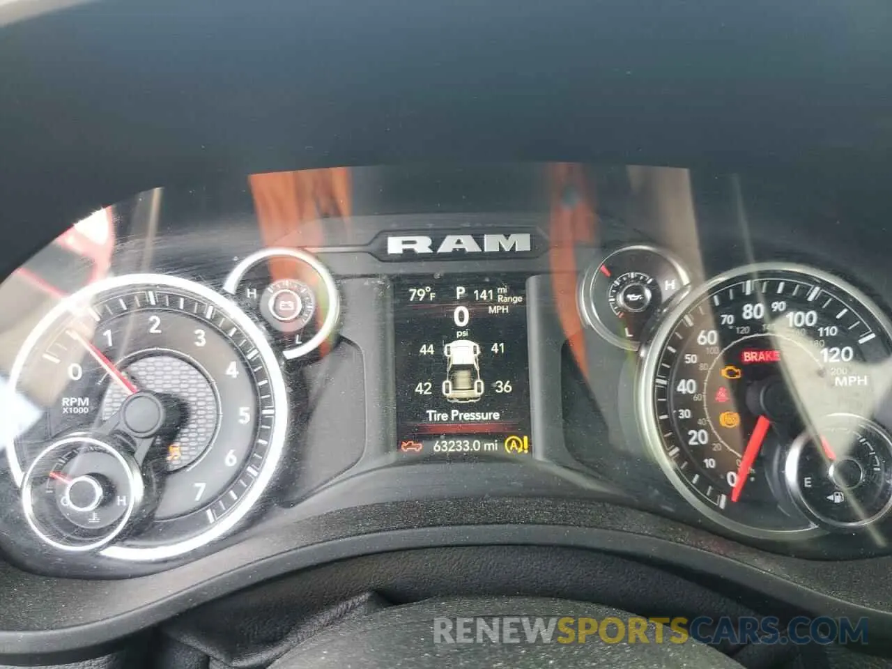 9 Photograph of a damaged car 1C6RRFFG9KN815959 RAM 1500 2019