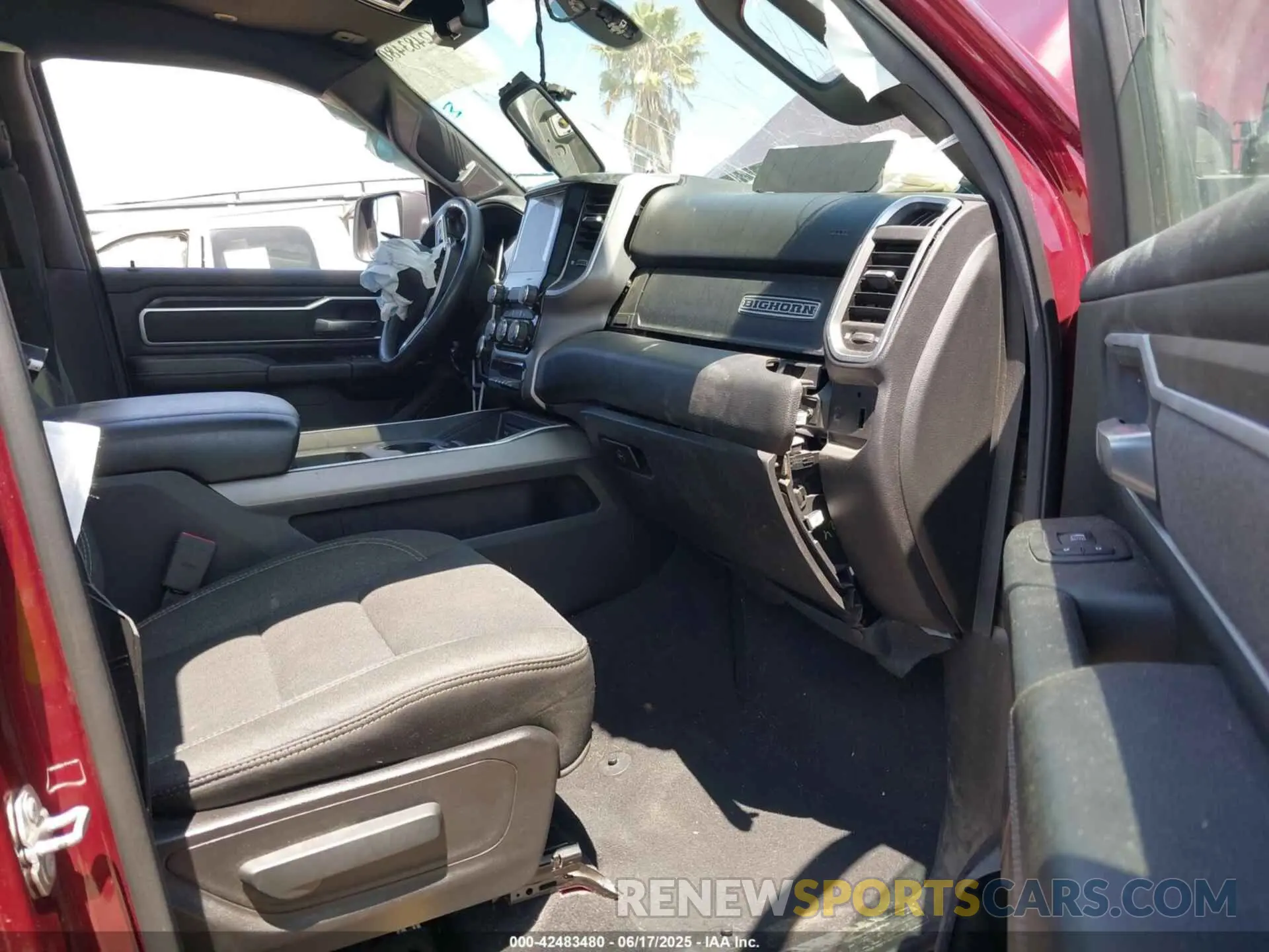 5 Photograph of a damaged car 1C6RRFFGXKN720097 RAM 1500 2019
