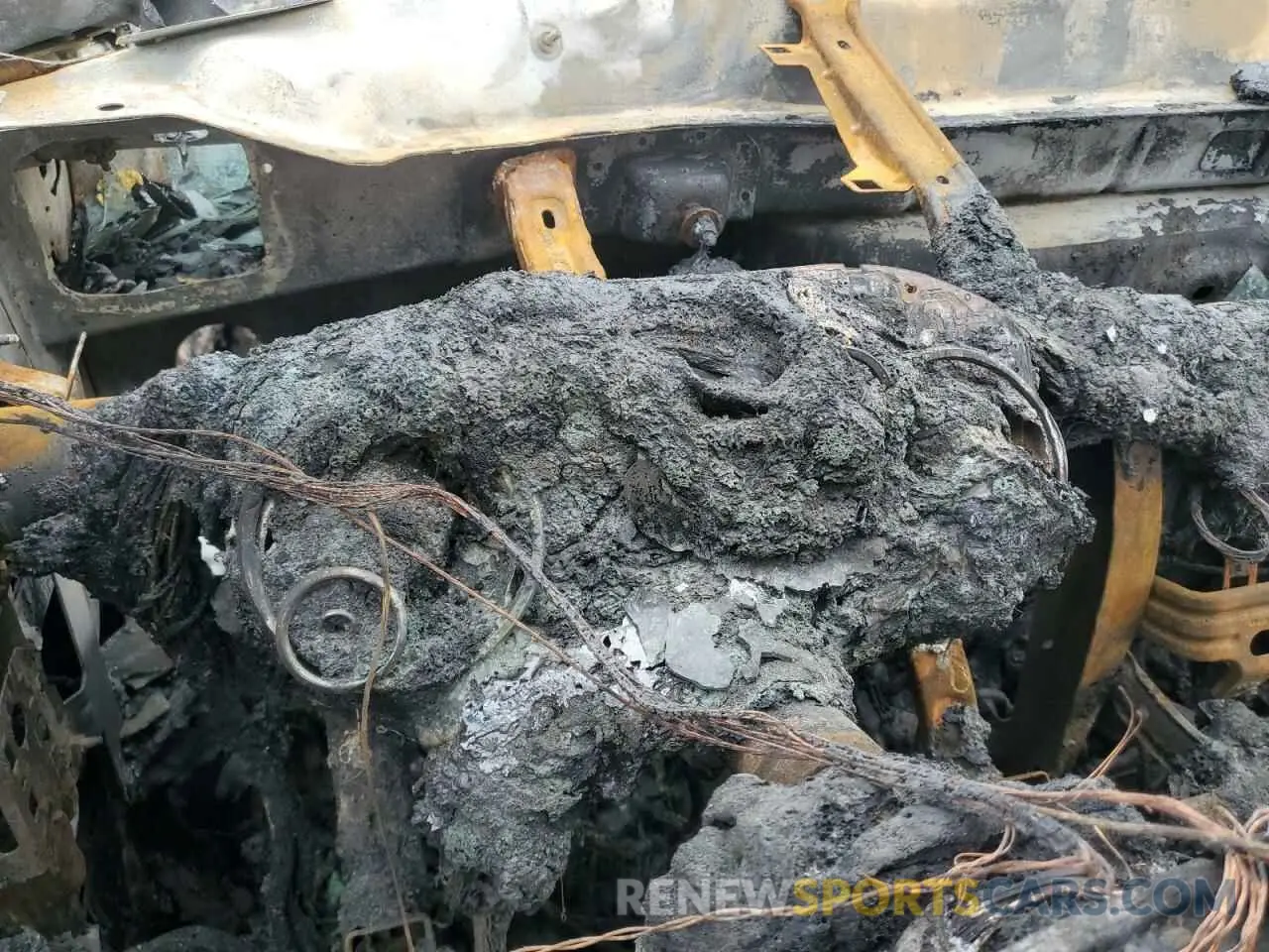 9 Photograph of a damaged car 1C6RRFFGXKN818143 RAM 1500 2019