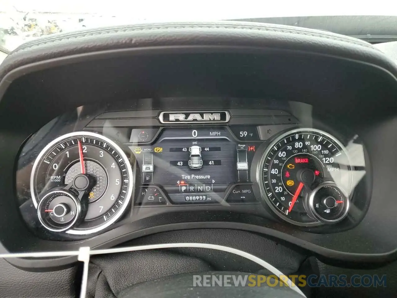 9 Photograph of a damaged car 1C6RRFJG0KN748529 RAM 1500 2019