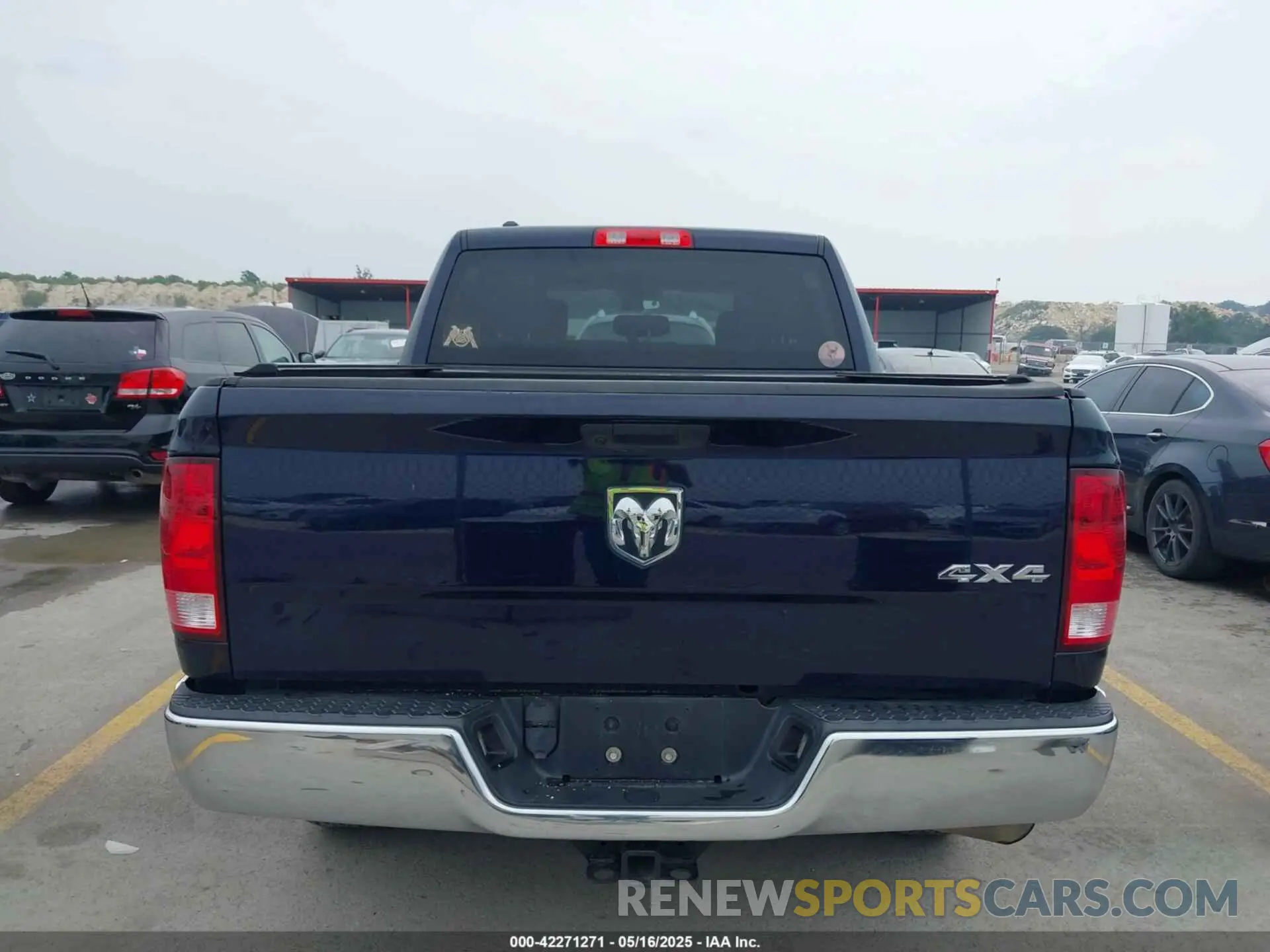 16 Photograph of a damaged car 1C6RRFKT8KS532487 RAM 1500 2019