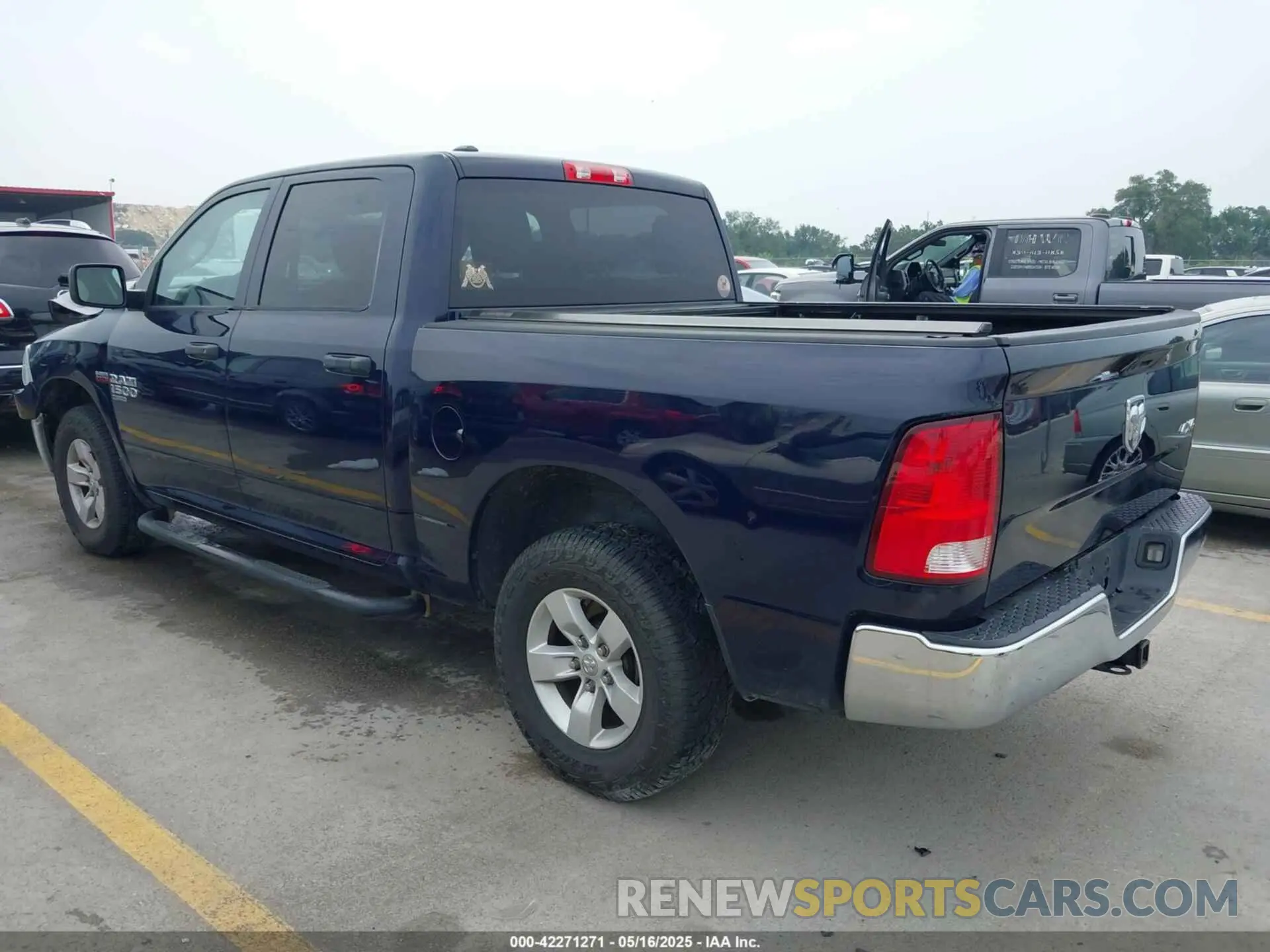 3 Photograph of a damaged car 1C6RRFKT8KS532487 RAM 1500 2019