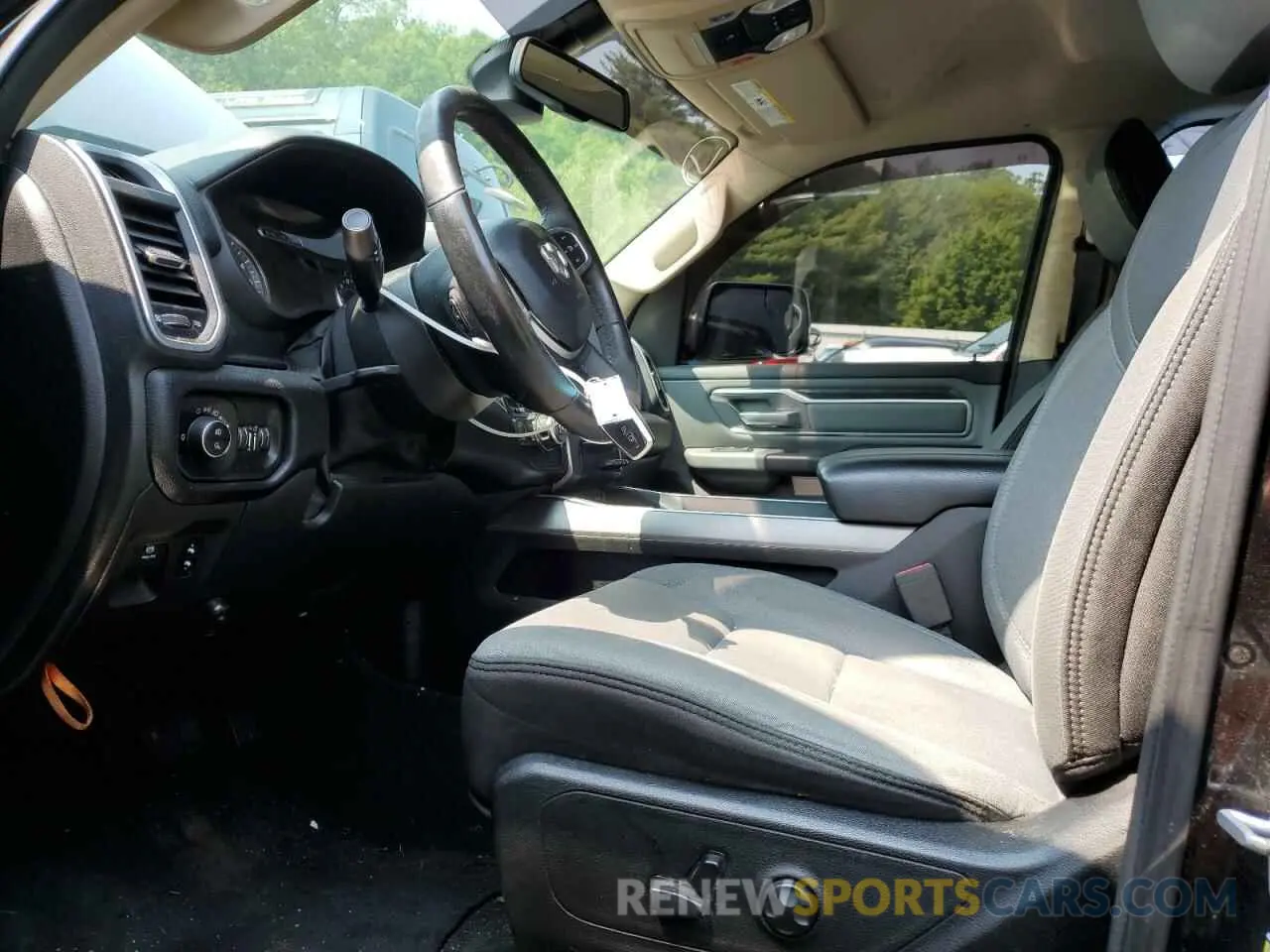 7 Photograph of a damaged car 1C6SRFBT0KN515439 RAM 1500 2019