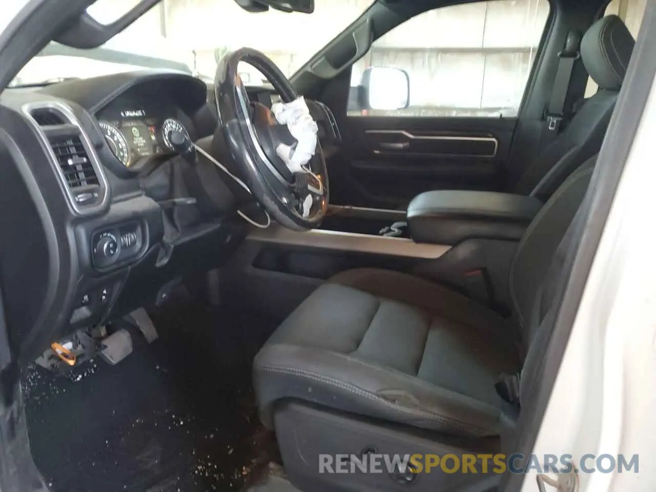 7 Photograph of a damaged car 1C6SRFBT1KN521766 RAM 1500 2019