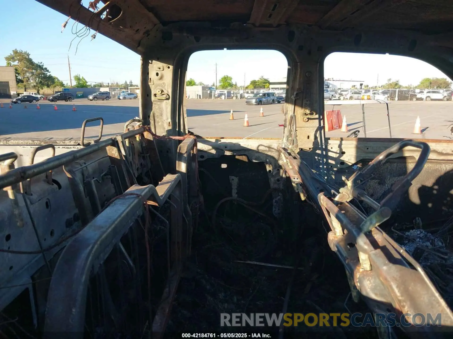 8 Photograph of a damaged car 1C6SRFBT1KN624928 RAM 1500 2019