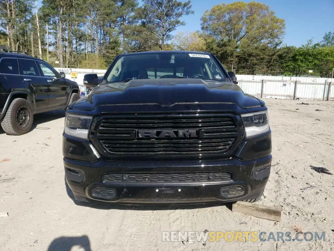 5 Photograph of a damaged car 1C6SRFBT2KN578221 RAM 1500 2019
